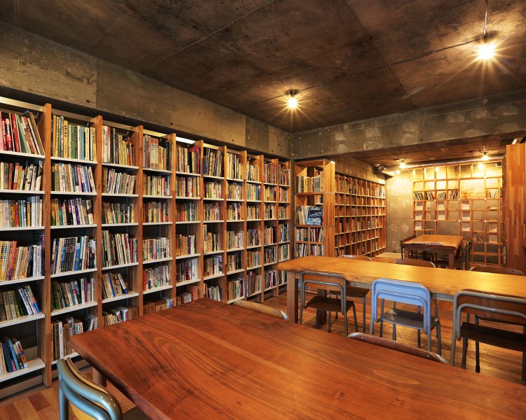 2階は地域別に並ぶ。