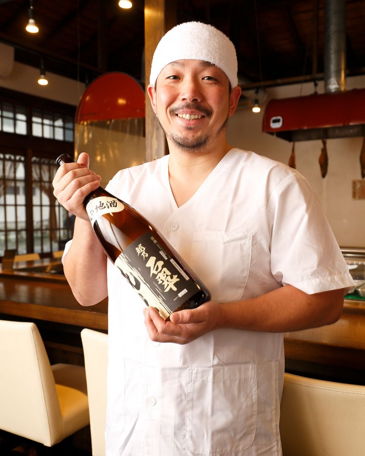 「辛口純米の越乃石翠が骨酒向き」と小川さん。