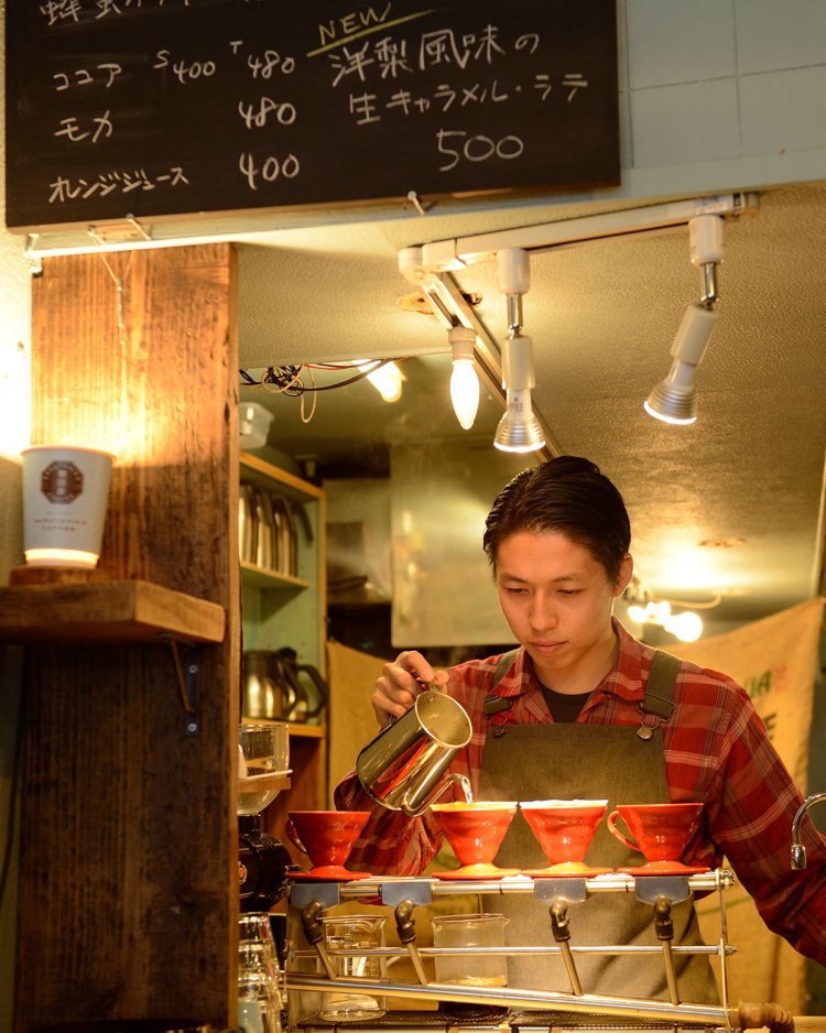 店内に充満する香りがいい。