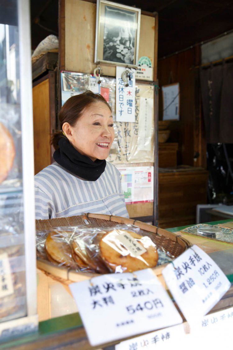 寺町らしく「墓参の帰りに必ず寄る常連も多いんです」と話す女将さん。