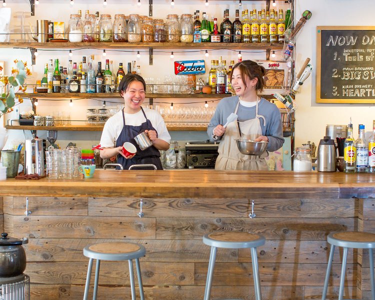 スタッフもそれぞれ愛用の自転車を所有。フレンドリーで初心者が質問しやすい雰囲気。