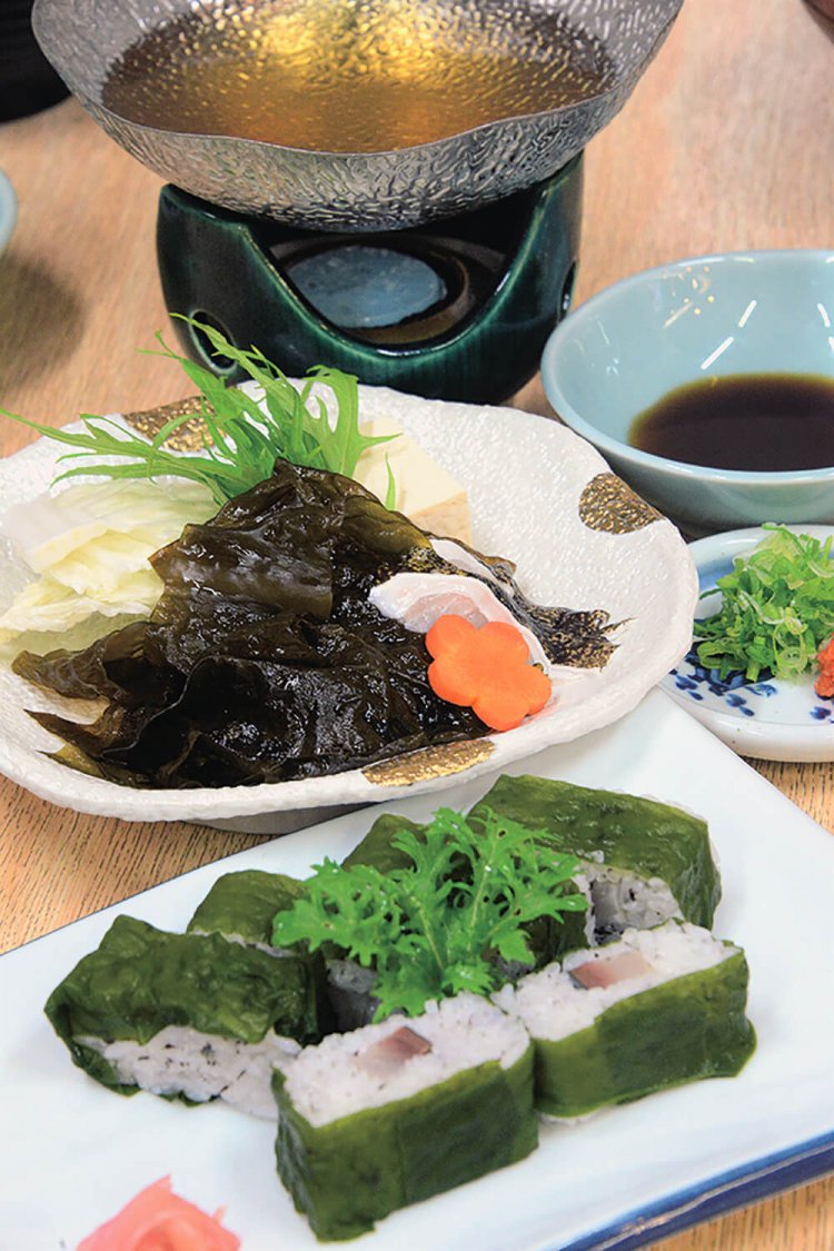 ひとはめ寿司660円。冬期はひとはめのしゃぶしゃぶも。