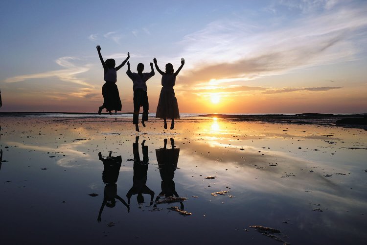 ボリビアのウユニ塩湖を思わせる絶景。風の弱い晴れた日がベスト。