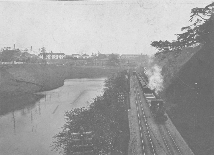 こちらも『東京風景』（1911年）に収録された写真。（出典：国立国会図書館ウェブサイト）
