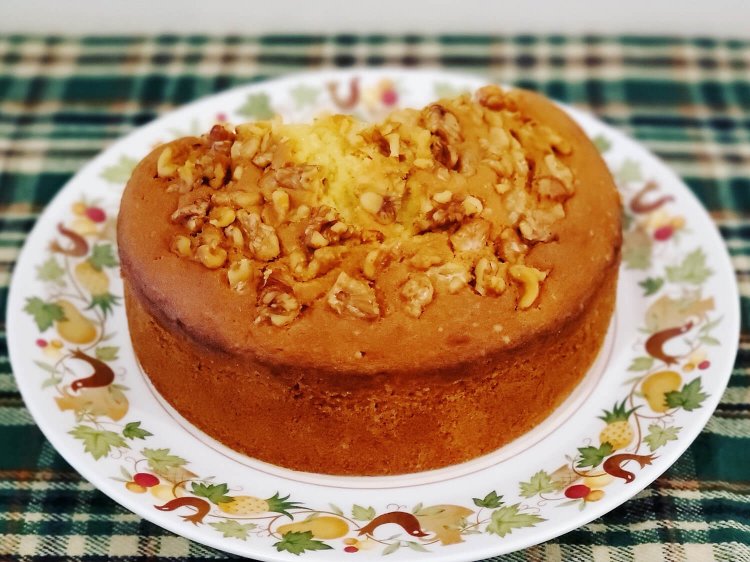 塩ケーキ１カット380円。