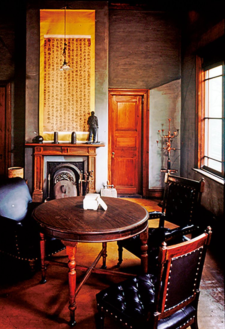 明治35年（1902）に建てられた旧乃木邸。年3回内部を公開している。