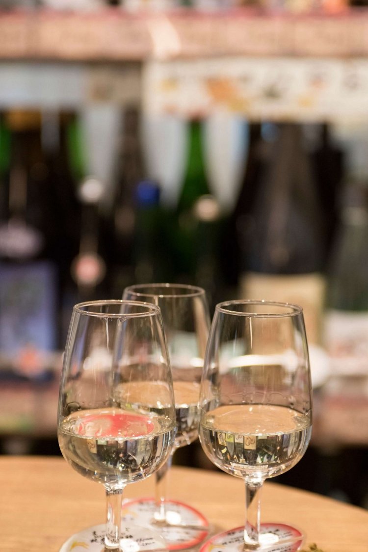 日本酒と焼酎が各200種、ワイン300種と品ぞろえも充実。