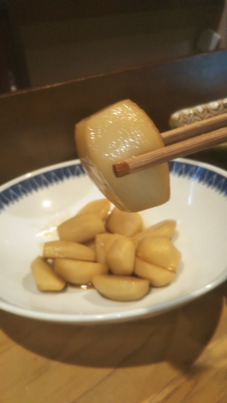 おばちゃんの「イモの煮っころがし」と同じかはさておき、味が上品で食感が心地よくて美味です。