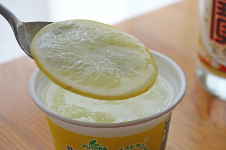 薄切りのレモンが良くて、リピートしてしまう。真夏が恋しくなる味。