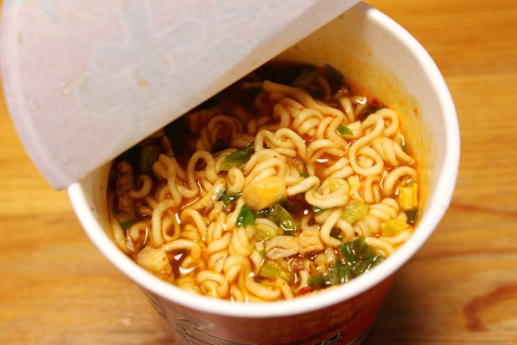 「辛ラーメンの残ったスープハイ」は辛すぎた……。