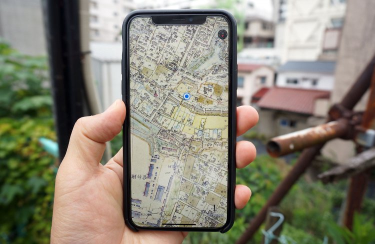 明治～現代の地図を見られるアプリ「東京時層地図」。荒木町の街歩きでその楽しさを堪能