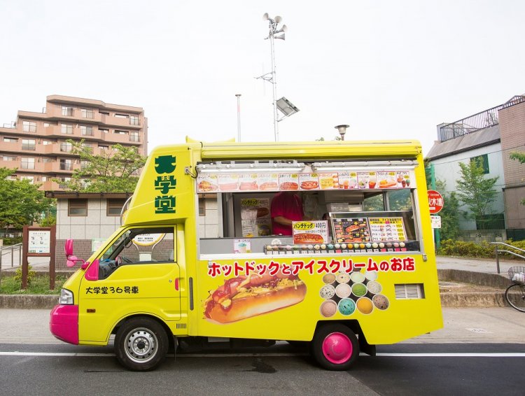 ありし日の「大学堂」。（散歩の達人2017年8月号より。撮影＝オカダタカオ）