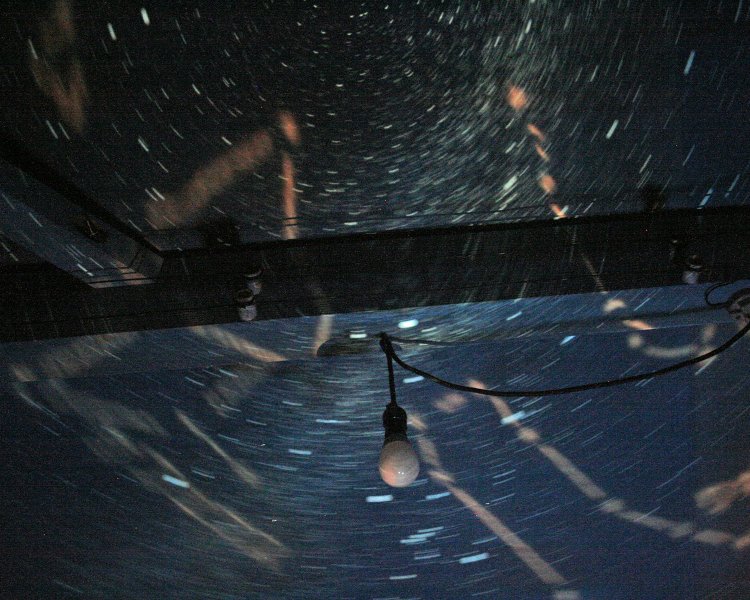 ダブルプラネタ。新旧2種のホームプラネタリウムをミックスする宅闇遊び。