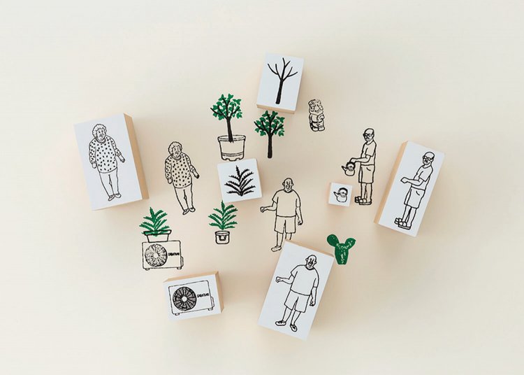 村田あやこさん、藤田泰実さんのユニット「SABOTENS」は「家ンゲイはんこ」を製作。