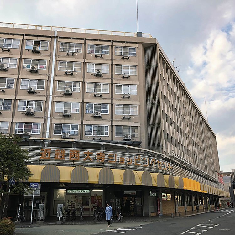 けんちんさんは電気風呂のほか、お店の上にアパートや団地などがのる「ゲタバキ団地」も追う。