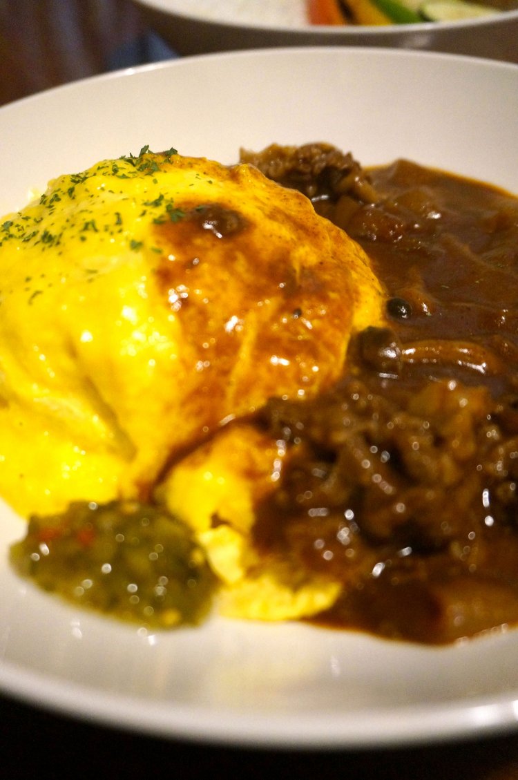 こちらのオムハヤシライス980円も美味でした！