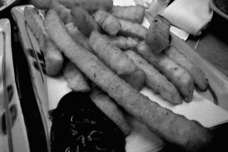 冷凍もののポテトがドサっと。こういうので、いや、こういうのが良かった。