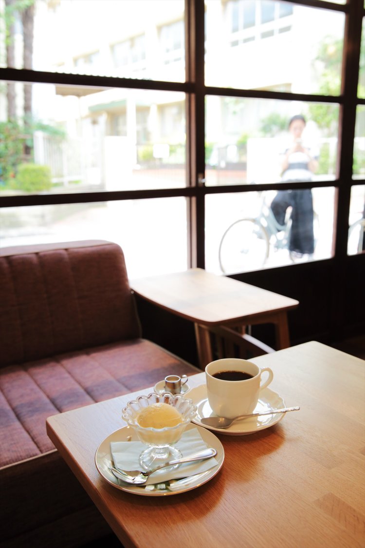 ブレンド430円、バニラアイスクリーム300円。