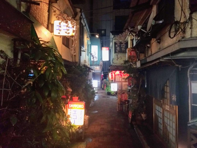 路地（味論さん）