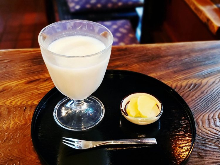 冷やし甘酒495円。