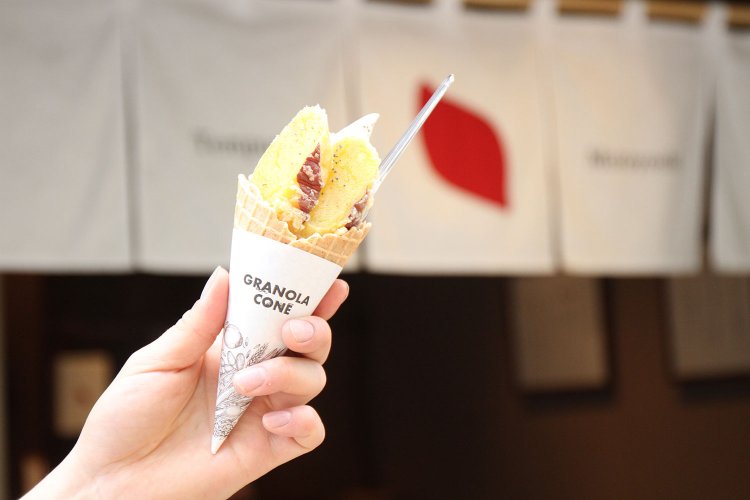 『Tempura Motoyoshi いも』は「代官山アドレス」の真ん前で開店。90時間熟成させた糖度の高い芋を揚げた芋天がのる、塩そふと丸十650円。