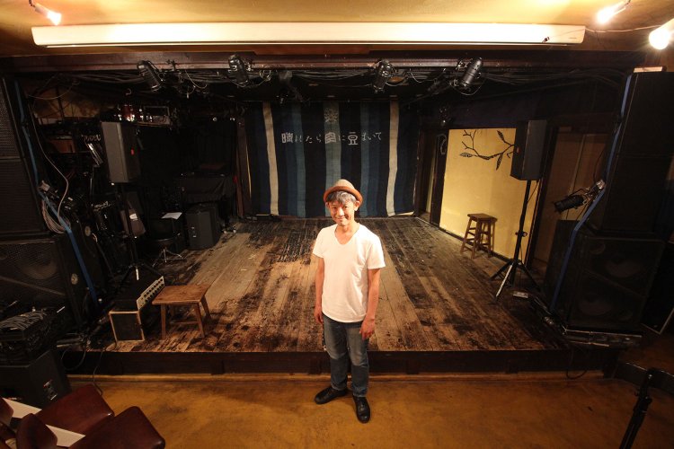 「配信ライブは、いいアーティストを気軽に知ってもらうチャンスでもある」と『晴れたら空に豆まいて』の松崎信太郎さん。