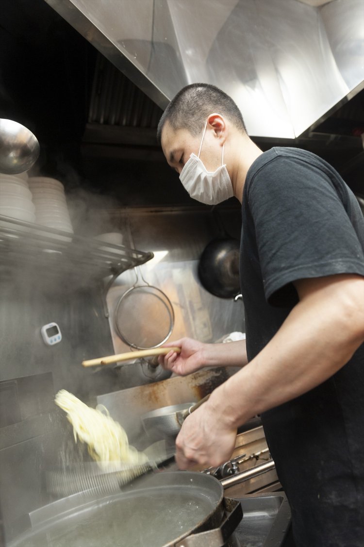 「おなかいっぱい食べてもらいたいので、並150ｇと大盛250ｇは同価格です」と店主の鬼頭さん。