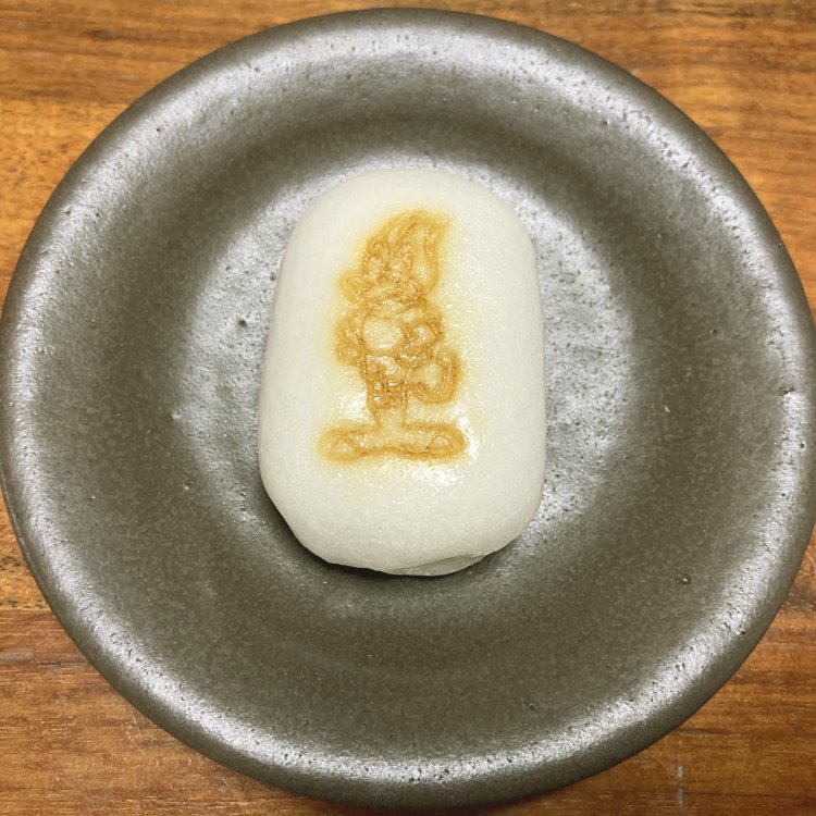 レッズのマスコットキャラクター「レディア」（2020年撮影）