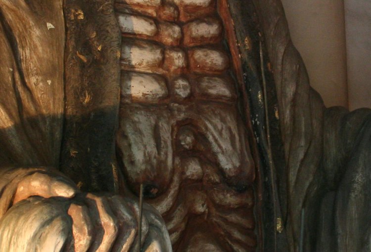 垂れ乳／奪衣婆のトレードマークは、あらわな垂れ乳。まるで子育ての勲章。