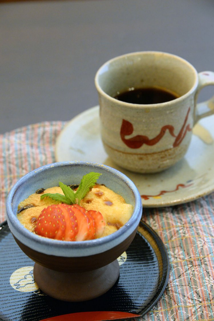 葛が入る「思源特製牛乳豆富」300円～はモチモチなスイーツ。