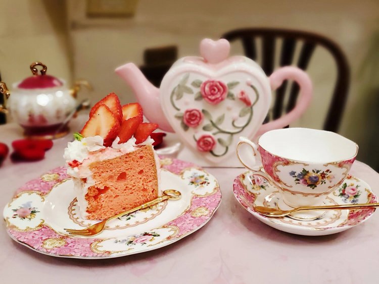 アコリット　ロゼのシフォンケーキ