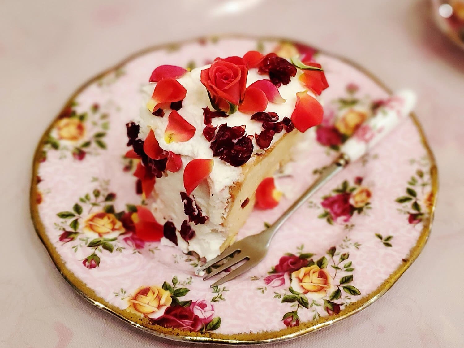 アコリット　薔薇のシフォンケーキ
