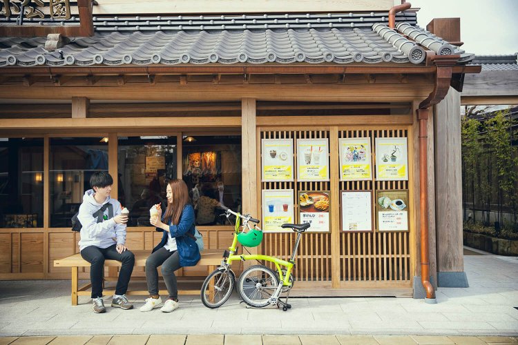 さわら町屋館（上川岸小公園）の『CAFE NETAIMO』の芋ぺちーの500円を飲みながら小休憩。10:00～18:00、月休（祝の場合は翌火休）。 ☎0478-59-0784