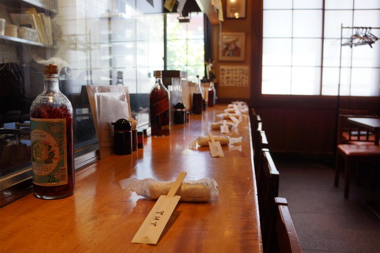 酒飲みとしての初心に帰れるカウンター。