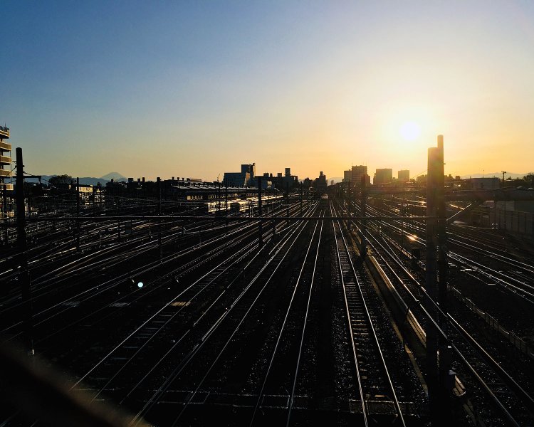 休日は電車好きのちびっ子でにぎわう鉄道スポットでもある。