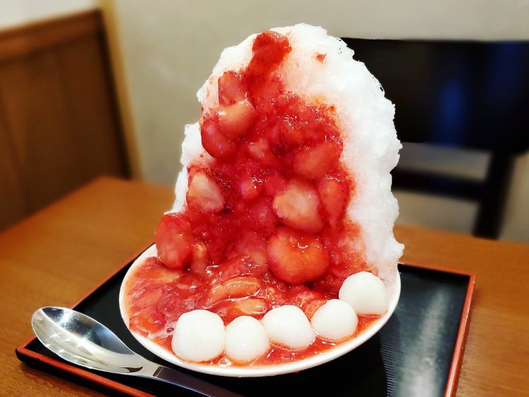 志むら　生いちごかき氷01