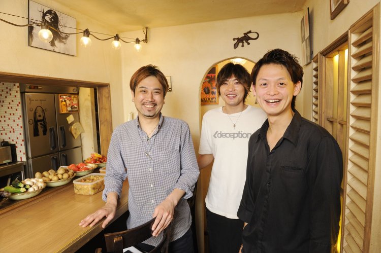 左から福島大介さん、尾家太陽さん、安藤陽志さん。