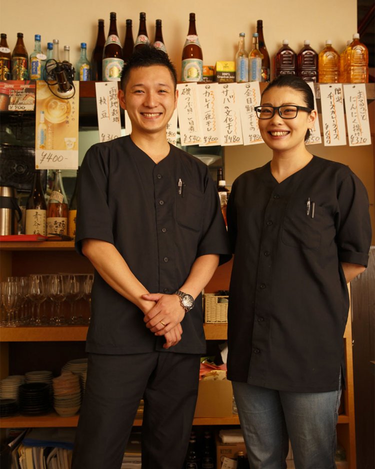 20代の若き店主夫婦。