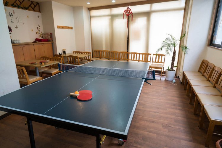 卓球目当てに来る客もいるという。