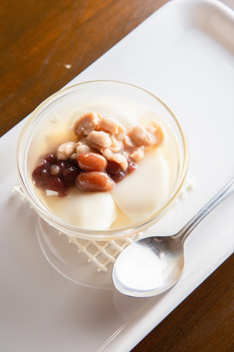 台湾風豆乳プリンの豆花（トウファ）290円。