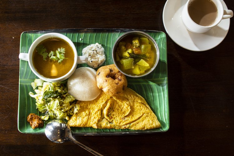 ティファンセットD800円。コーヒーかチャイを付けられる。