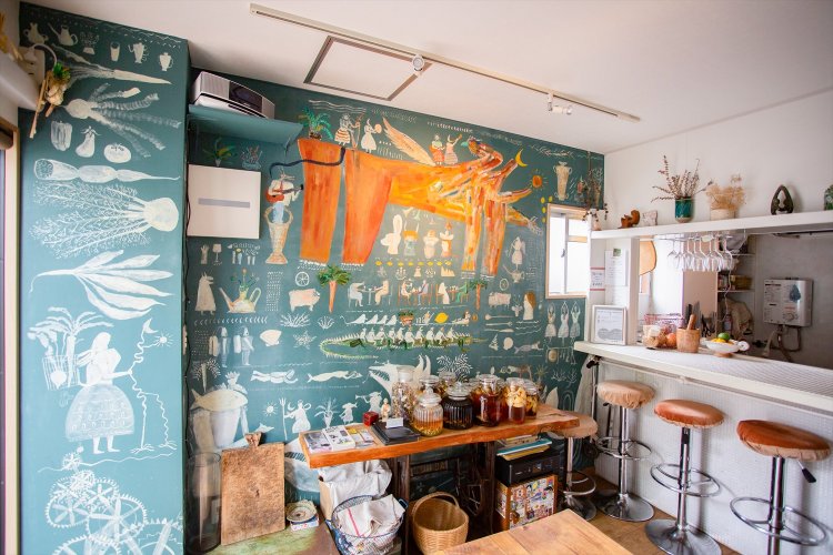 木下ようすけさんの壁画。