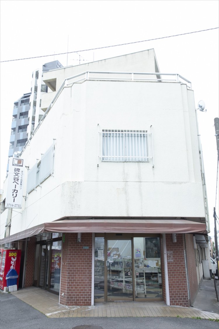 早朝勤務のタクシー運転手や土木作業員も通う。