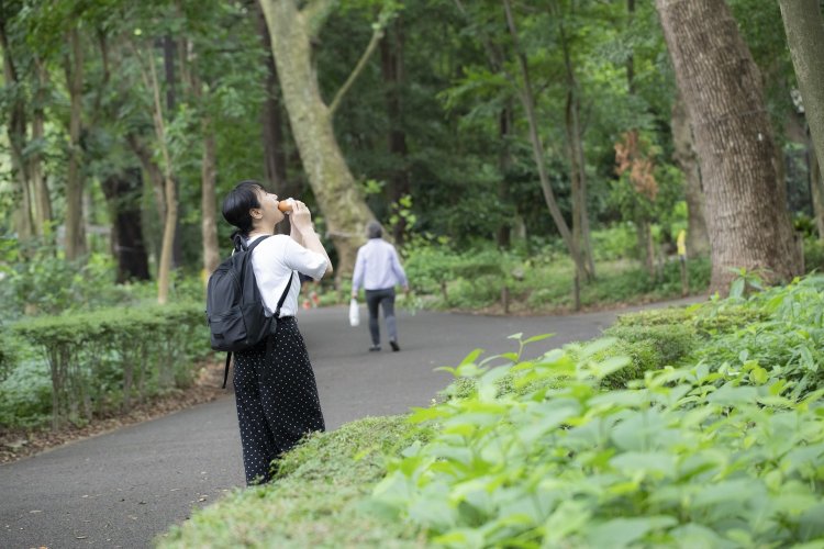 【かぶりつくならココ！】林試の森公園。バードウォッチャーも集うスポット。野鳥を探しながらもぐもぐ。