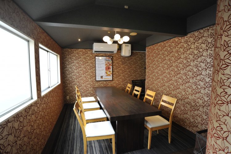 3階は6人以上で貸切利用ができ、秘密基地的な雰囲気が人気になっている。