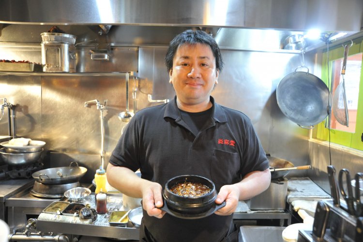 店長の渡邉昌一さんは「毎日でも食べたくなる麻婆豆腐を目指しています」と話してくれた