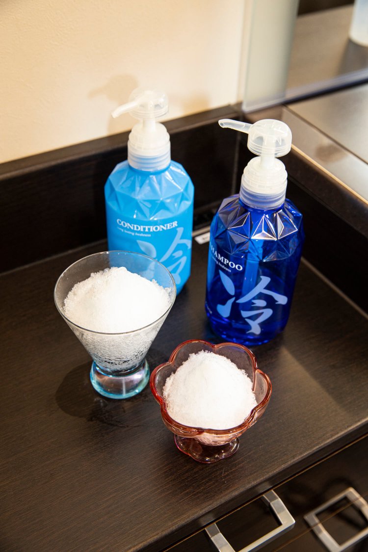 クラシエ社製の「冷シャンプー」と「冷コンディショナ ー」。これ自体にも極冷メントールが配合されている。