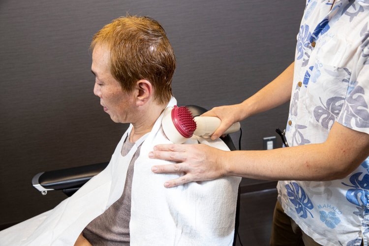 「よくびっくりされます（笑）」という超強力なマッサージ機。