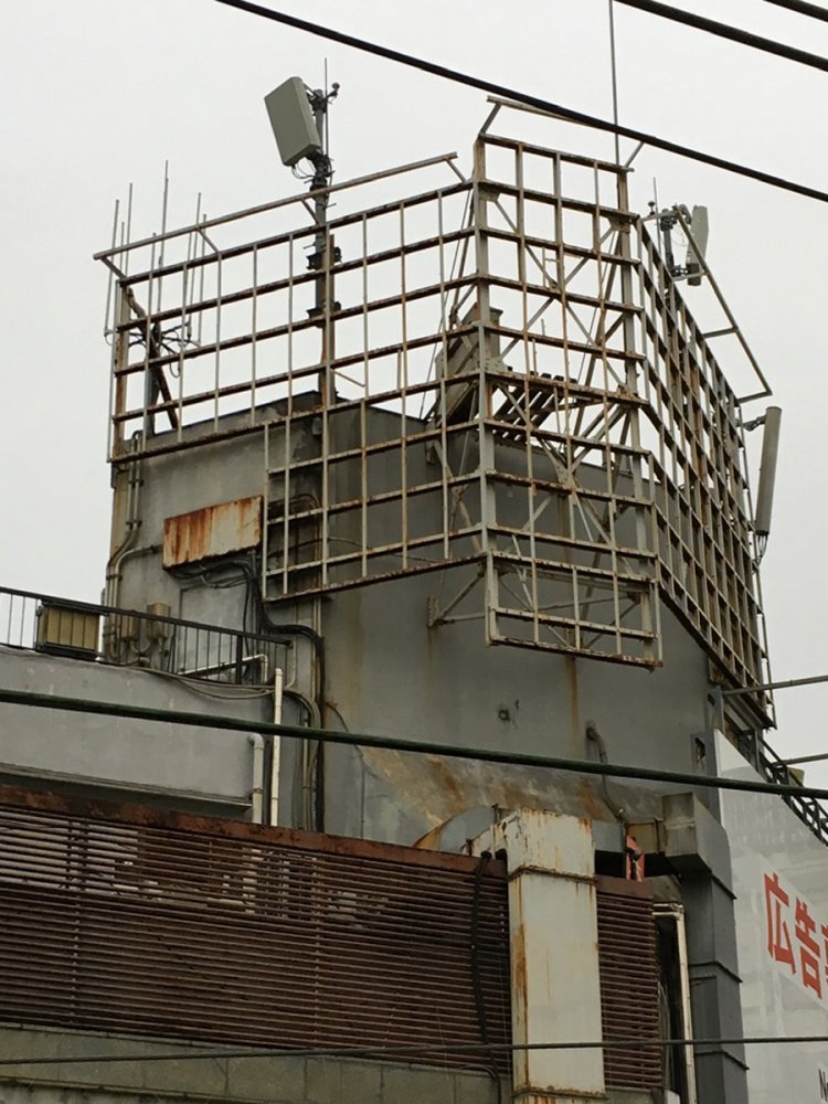 撤去されてしまったネオン看板（2019年撮影・神田）