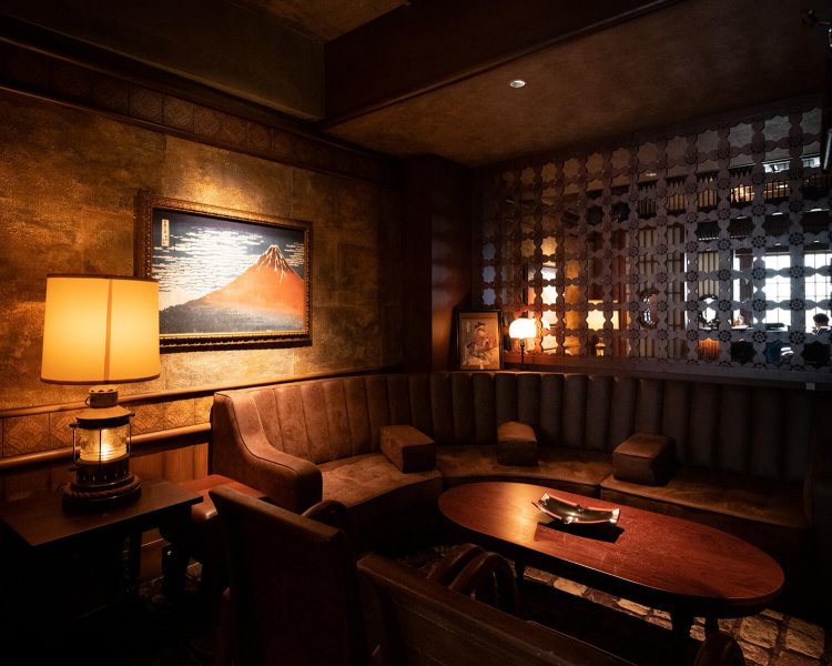 重厚感のある間仕切りはいずれも特注品。